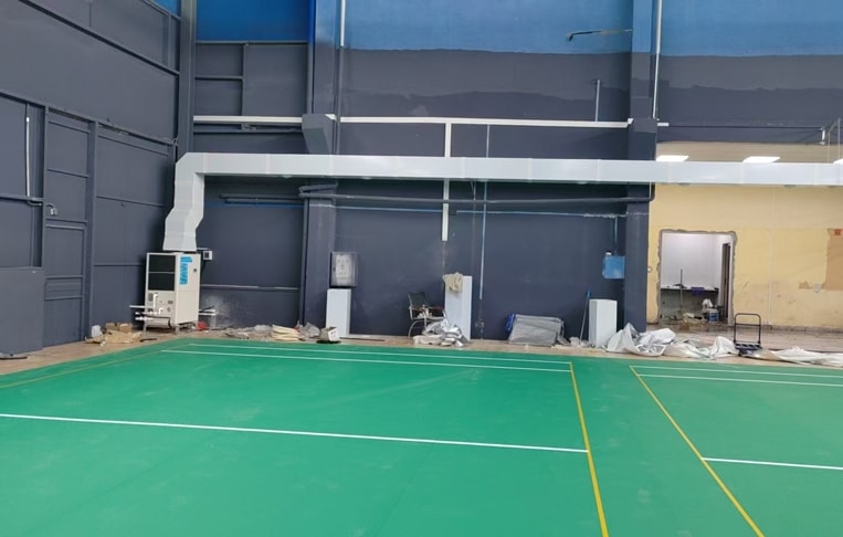 室內羽毛球館降溫空調安裝工業(yè)省電空調-立式管道機